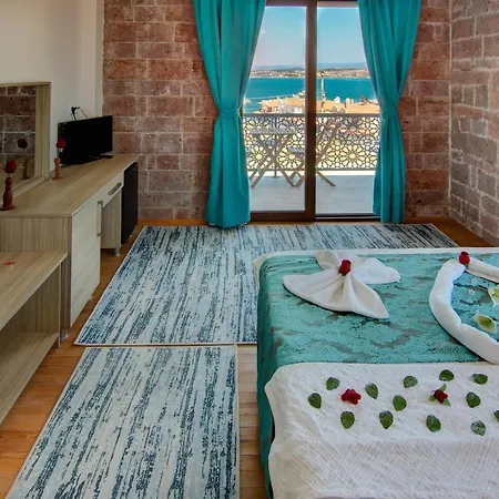 Oda ve Kahvaltı Cunda Bal